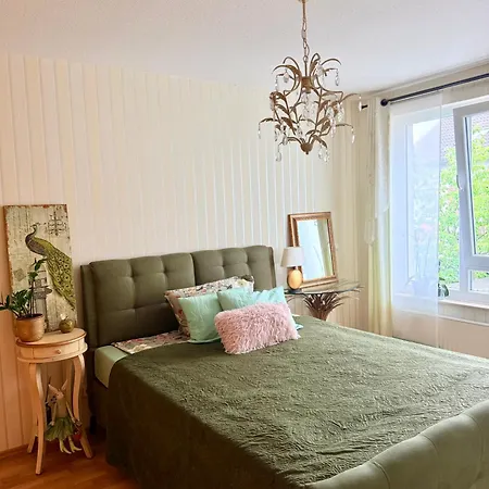 Ferienhaus Modern House With Garden, Free Parking & Messe Connection *