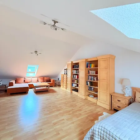 Ferienhaus Modern House With Garden, Free Parking & Messe Connection *